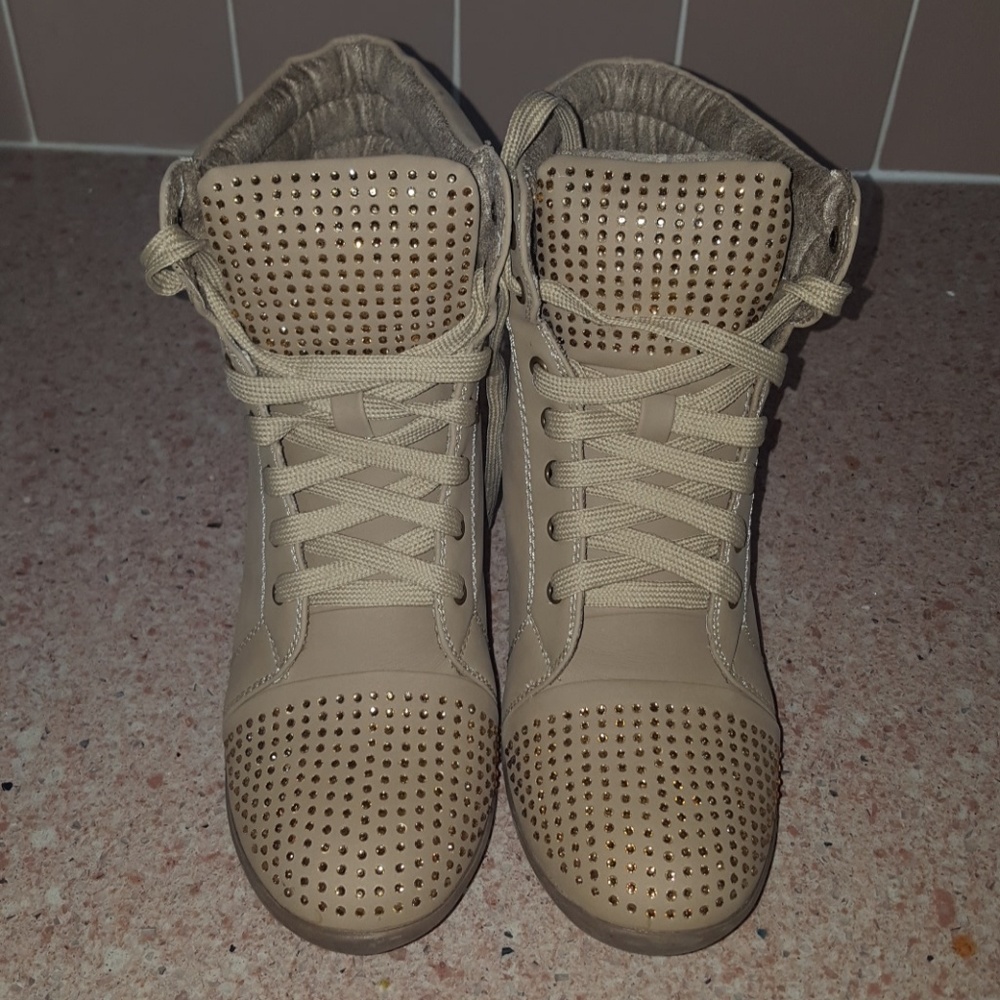 Super cute wedge sneakers (worn once)